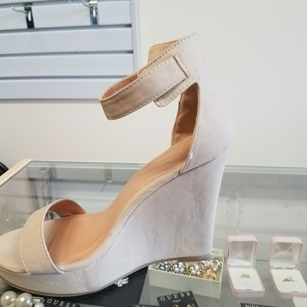 Shoes - Picture 3 of 5